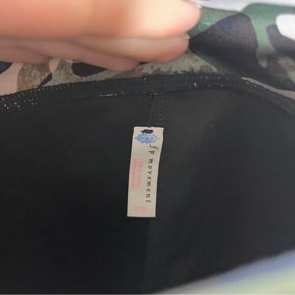 Free People FP Movement Daybreak Camo Print Mesh Drawstring Leggings Size XS - Picture 5 of 8